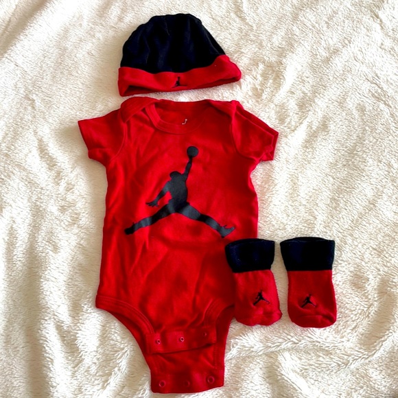 red and black jordans set